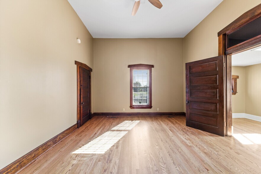 More Photos Of 308 N Main St, Ashland City Office For Sale