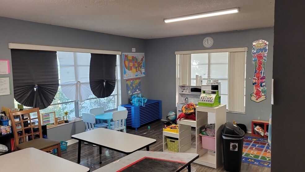 More Photos Of 100 S Grand Hwy, Clermont Schools For Sale