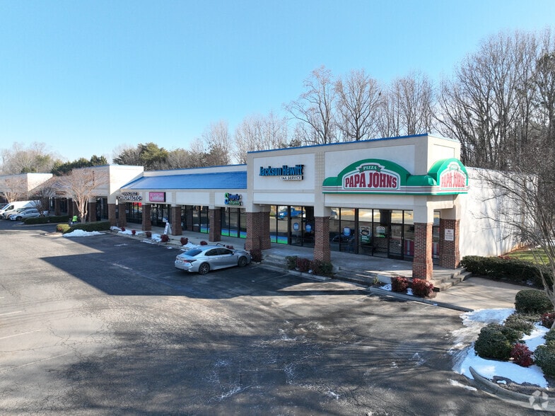 Primary Photo Of 2785 Charlotte Hwy, Mooresville Unknown For Lease