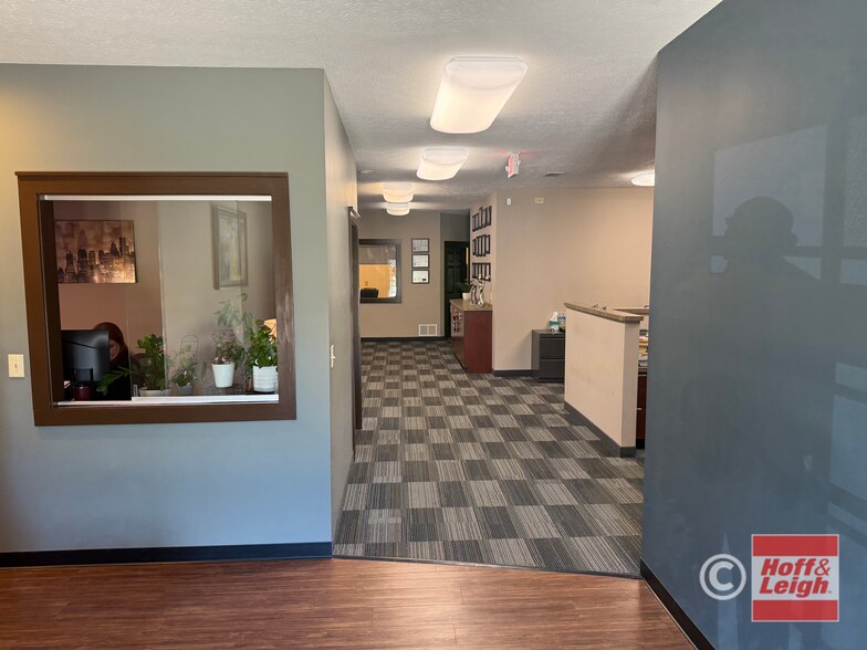 More Photos Of 1680 Industrial Pky, Brunswick Office For Sale