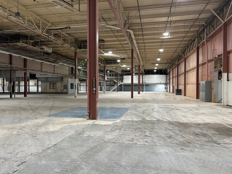 More Photos Of 10321 W Reno Ave, Oklahoma City Manufacturing For Sale