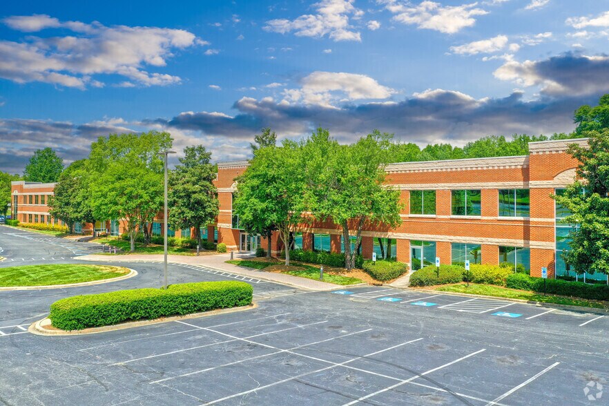More Photos Of 200 Regency Executive Park Dr, Charlotte Office For Lease
