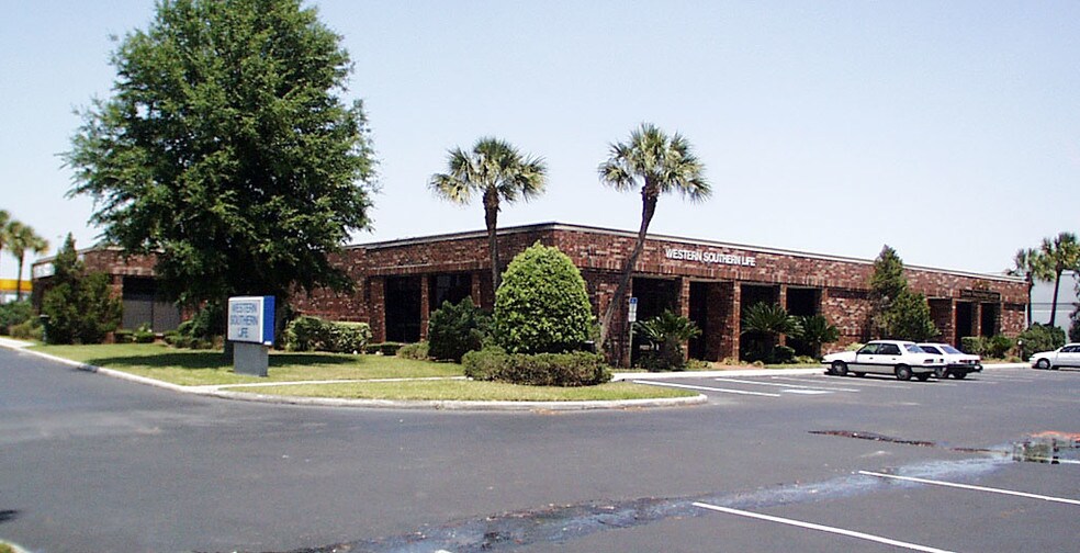 More Photos Of 5349 Great Oak Dr, Lakeland Light Distribution For Lease