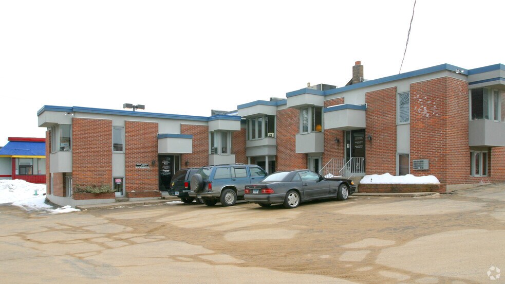 More Photos Of 1019 Farmington Ave, Bristol Office For Lease