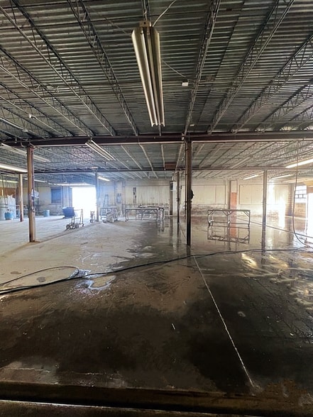 More Photos Of 3505 E 39th Ave, Denver Manufacturing For Lease