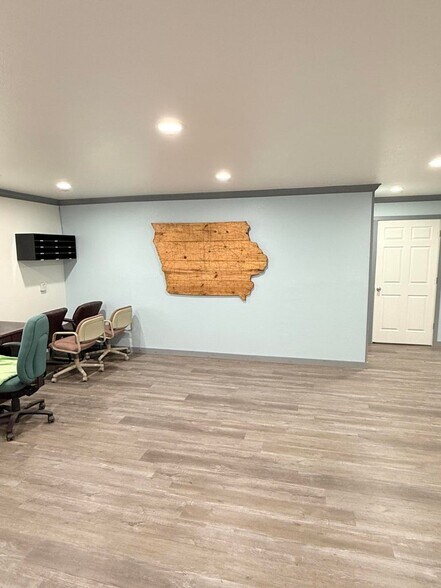 More Photos Of 232 Main St, Otho Storefront For Sale