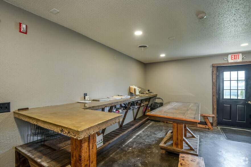 More Photos Of 2784 Deerfield Ave E, Suamico Medical For Lease