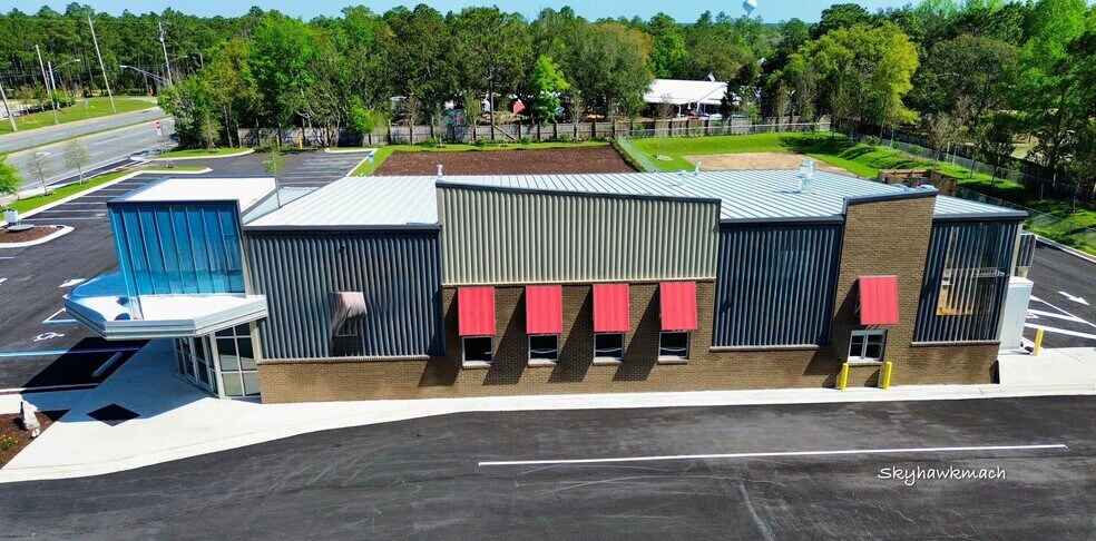 More Photos Of 2502 Highway 87, Navarre Specialty For Sale