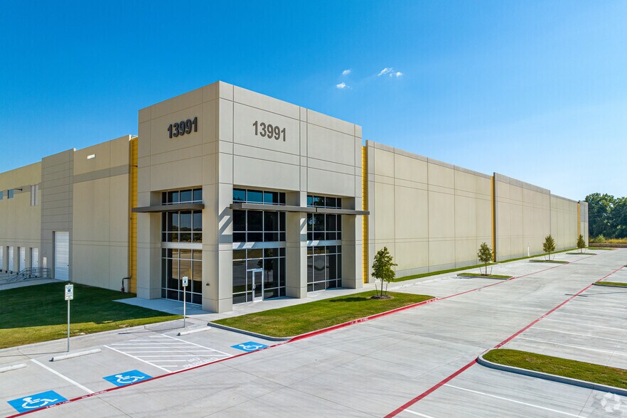 Primary Photo Of 13871 US HWY 80, Forney Distribution For Lease