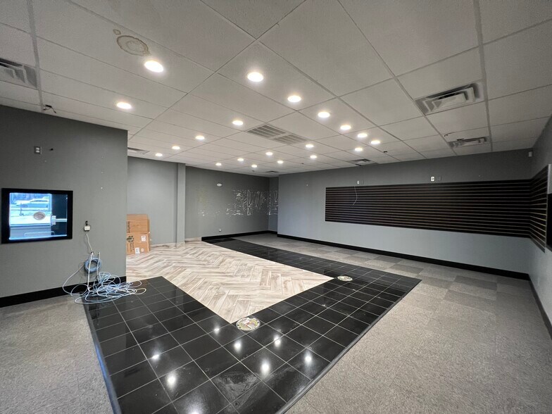More Photos Of 4000 N May Ave, Oklahoma City Freestanding For Sale