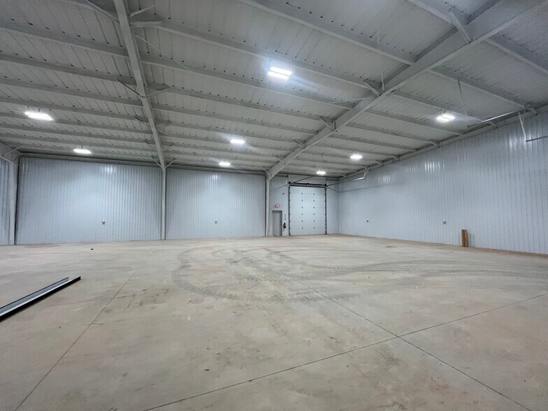 More Photos Of 616 NW 125th st, Oklahoma City Warehouse For Lease