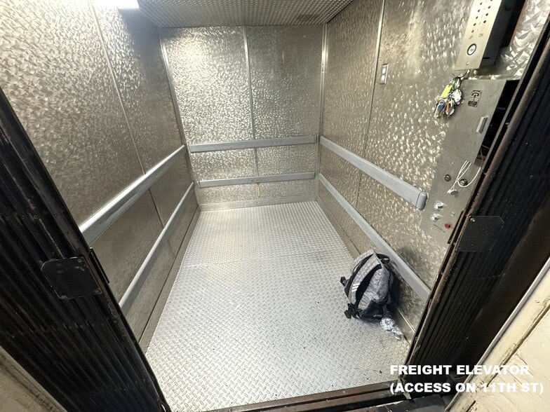 More Photos Of 1048 Santee St, Los Angeles Warehouse For Lease
