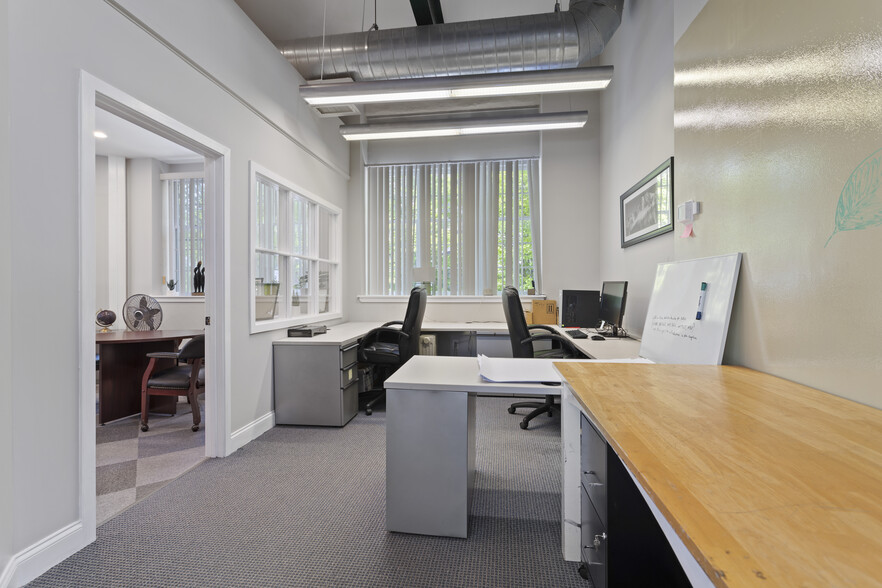 More Photos Of 101 N Providence Rd, Wallingford Office For Sale