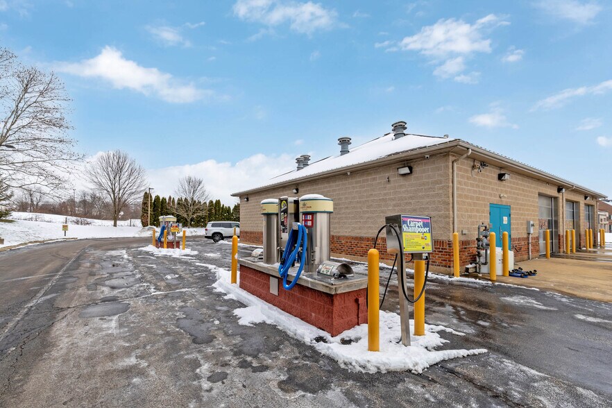More Photos Of 732 Corylus Dr, Pataskala Carwash For Sale