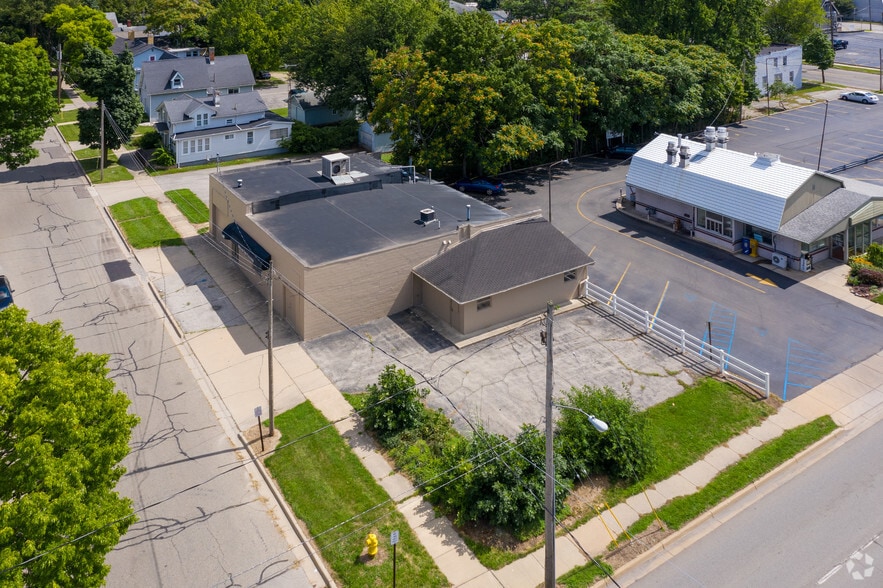 More Photos Of 108 E Butler St, Adrian Freestanding For Sale