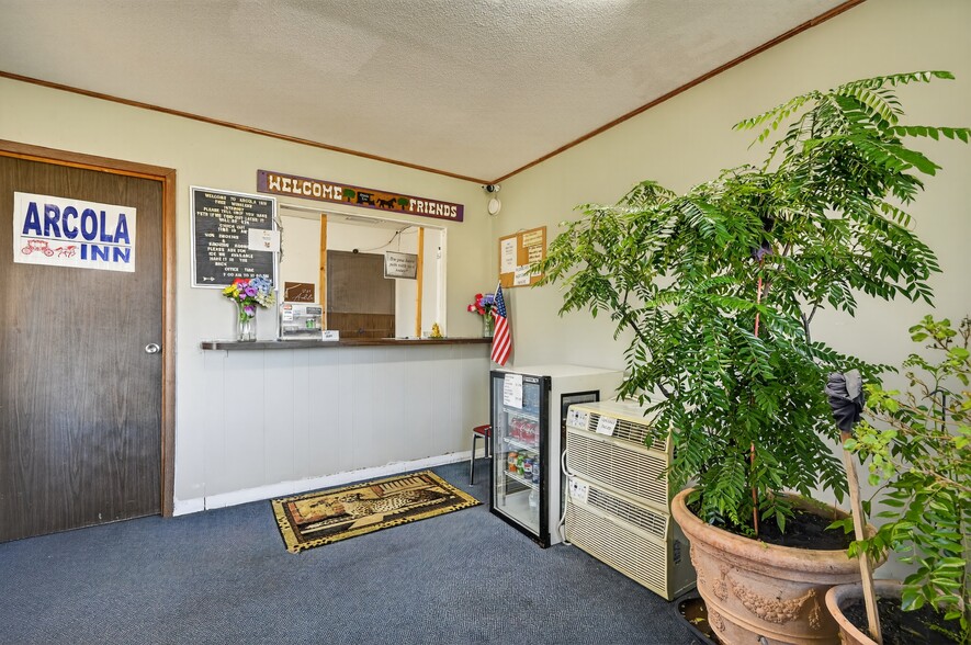 More Photos Of 236 S Jacques St, Arcola Hotel For Sale