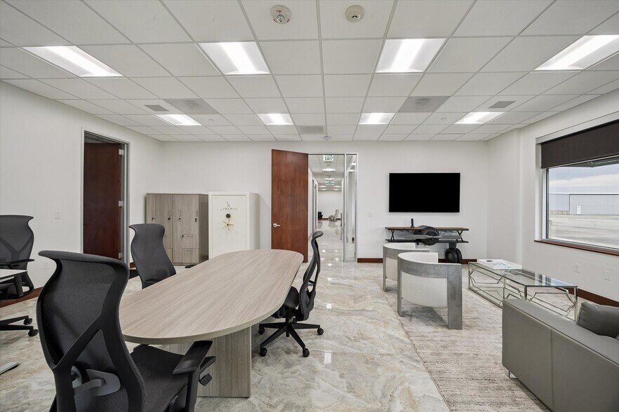 More Photos Of 12890C S Highway 6, Sugar Land Specialty For Sale
