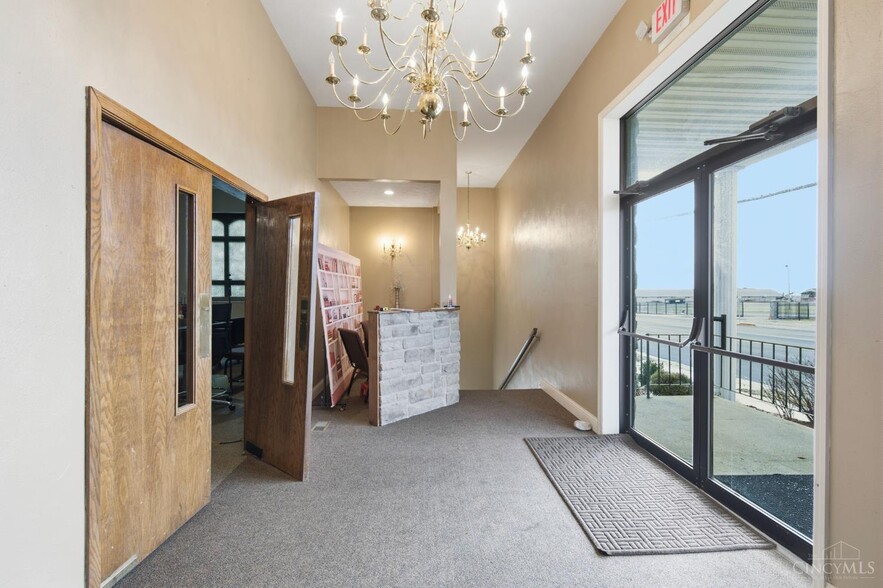 More Photos Of 810 N Broadway St, Lebanon Religious Facility For Sale