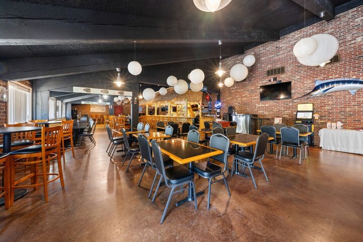 More Photos Of 11550 Us-15 501 Hwy, Chapel Hill Restaurant For Sale