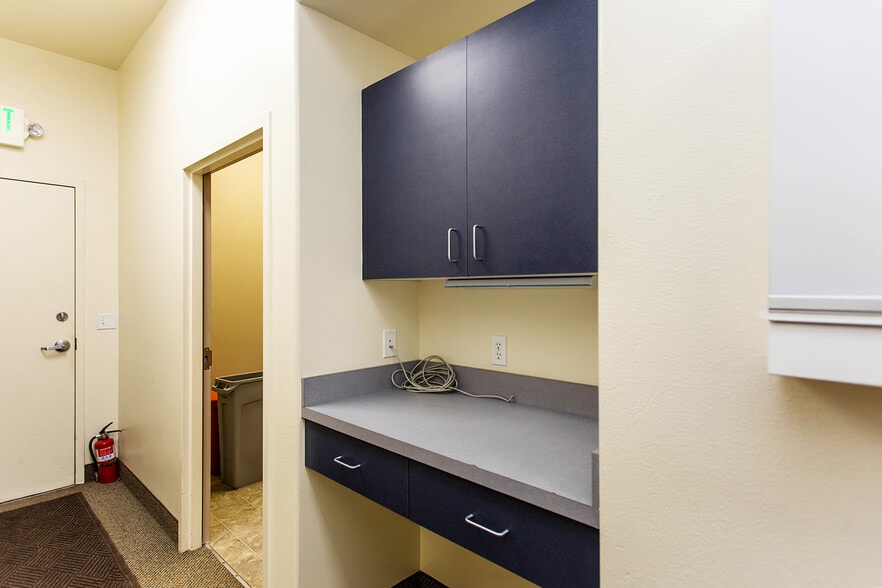 More Photos Of 1263 Bennett Ave, Burley Medical For Lease