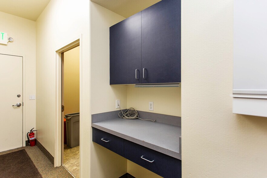 More Photos Of 1263 Bennett Ave, Burley Medical For Sale