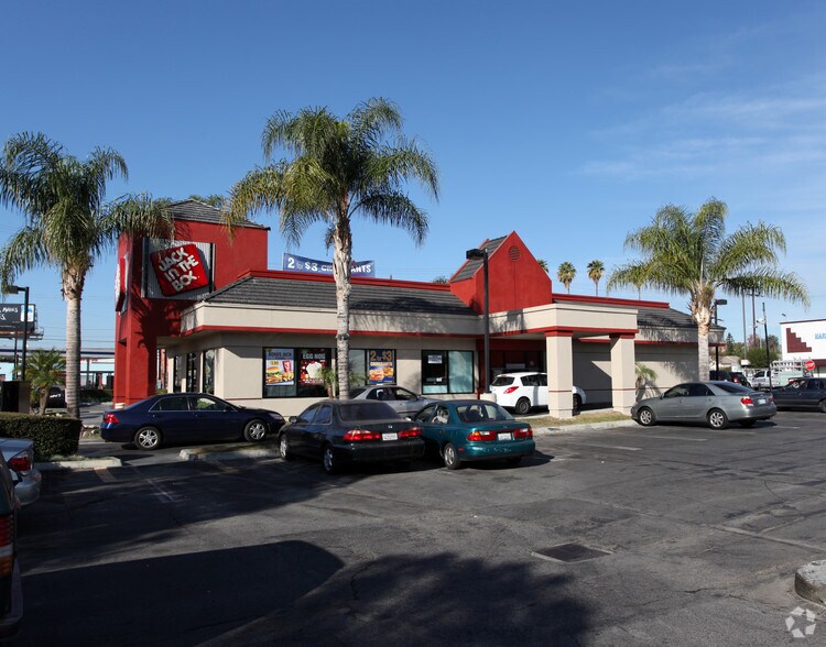 More Photos Of 6800-6846 De Soto Ave, Canoga Park Unknown For Lease