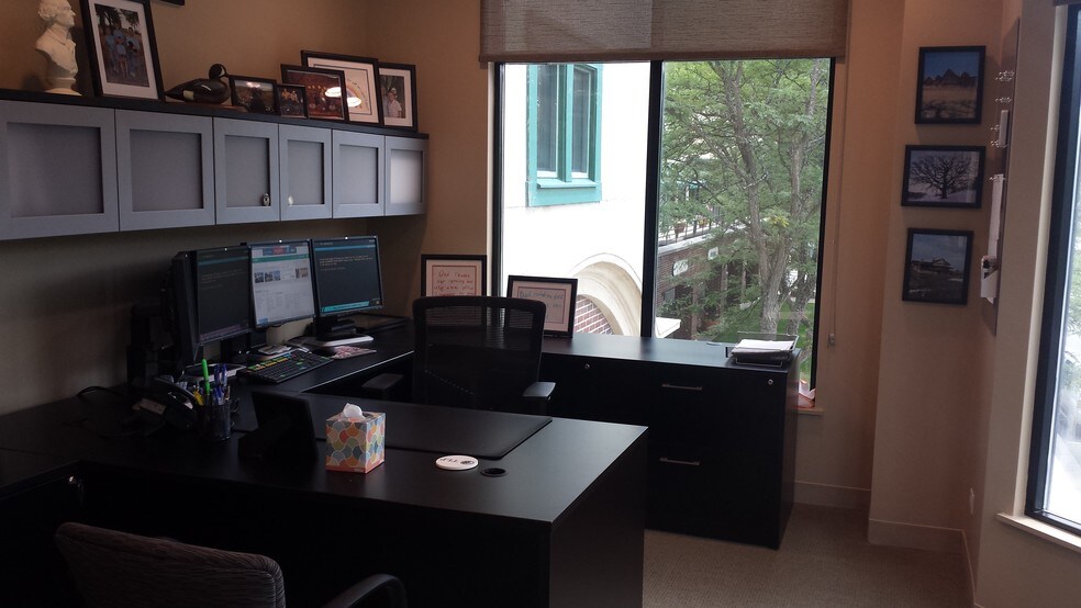 More Photos Of 225 E Deerpath, Lake Forest Unknown For Lease