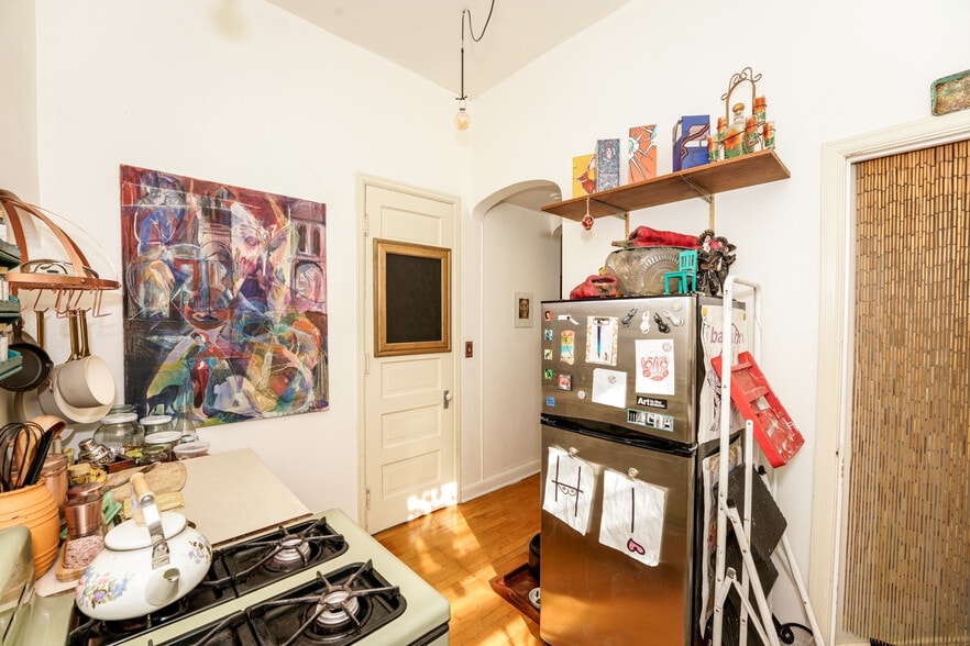 More Photos Of 2670-2678 N Holton St, Milwaukee Storefront Retail Residential For Sale