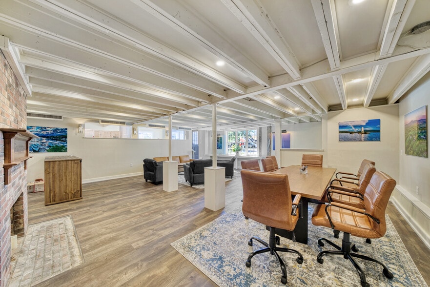 More Photos Of 207-209 Main St, New London Freestanding For Sale