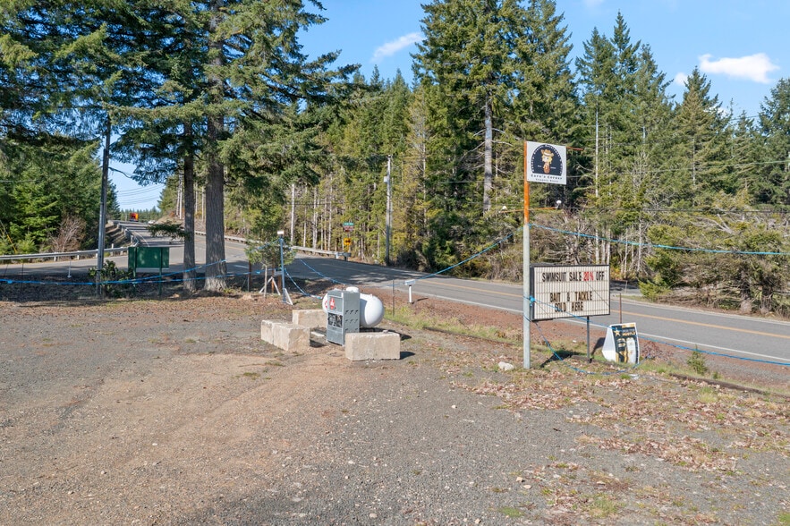 More Photos Of 2810 E Spencer Lake Rd, Shelton General Retail For Sale