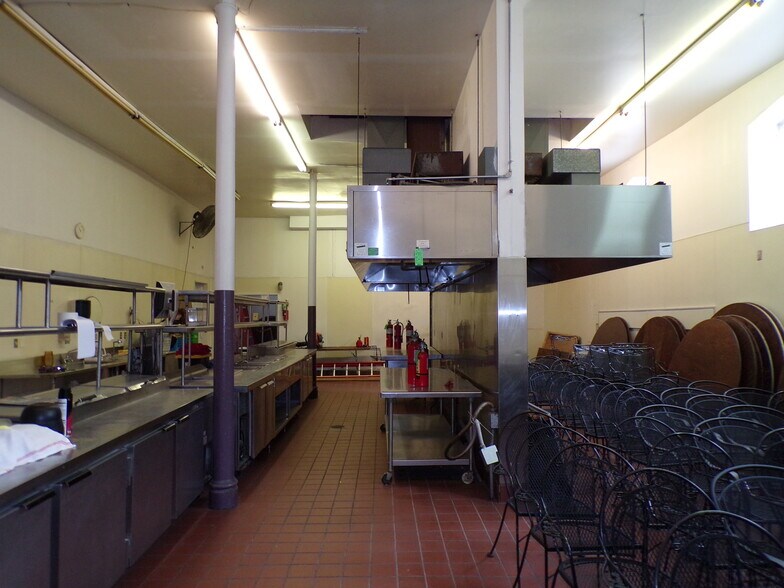 More Photos Of 1808 S 9th St, Saint Louis Freestanding For Sale