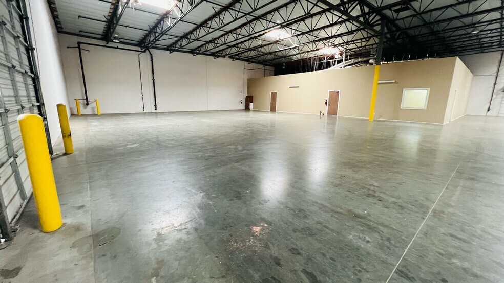 More Photos Of 390 N Ponderosa Ave, Ontario Warehouse For Sale