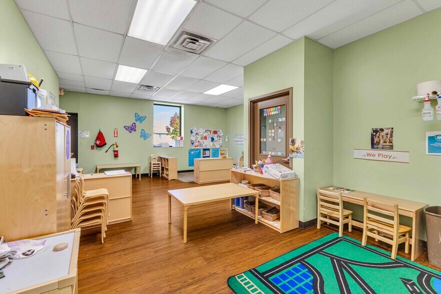 More Photos Of 941 Center Rd, Avon Freestanding For Sale