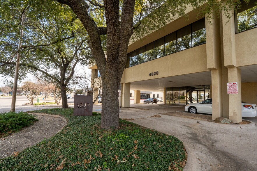 More Photos Of 4620 Sunbelt Dr, Addison Office For Sale
