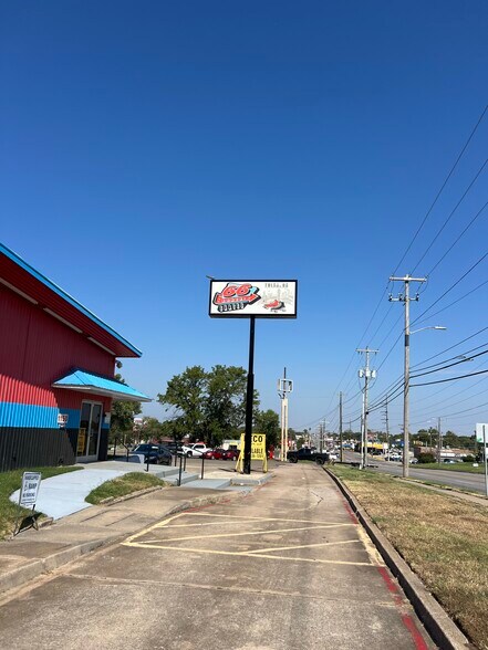 More Photos Of 1150 S Sheridan Rd, Tulsa Sports And Entertainment For Sale