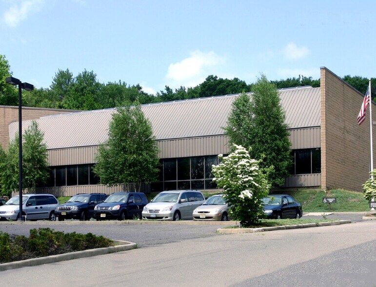 More Photos Of 500 Corporate Dr, Mahwah Light Manufacturing For Lease