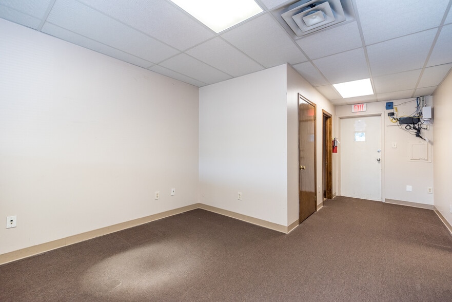 More Photos Of 908-918 Town Center, New Britain Office For Sale