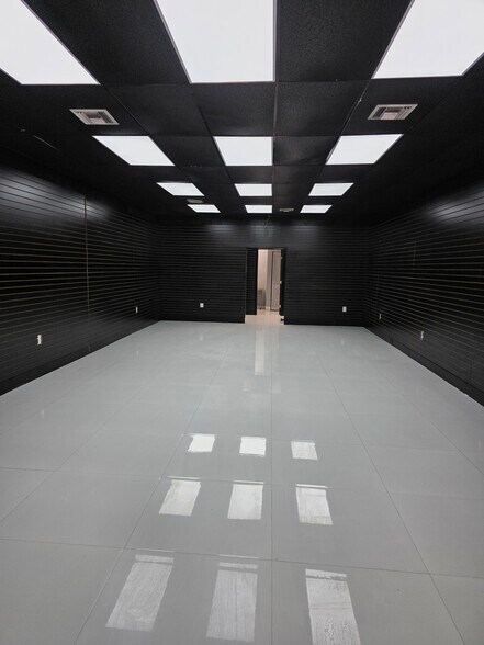 More Photos Of 1741 Coral Way, Miami General Retail For Lease