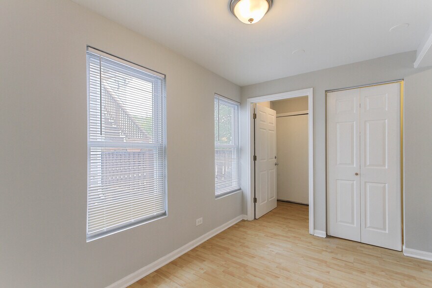 More Photos Of 6046 W Giddings, Chicago Apartments For Sale