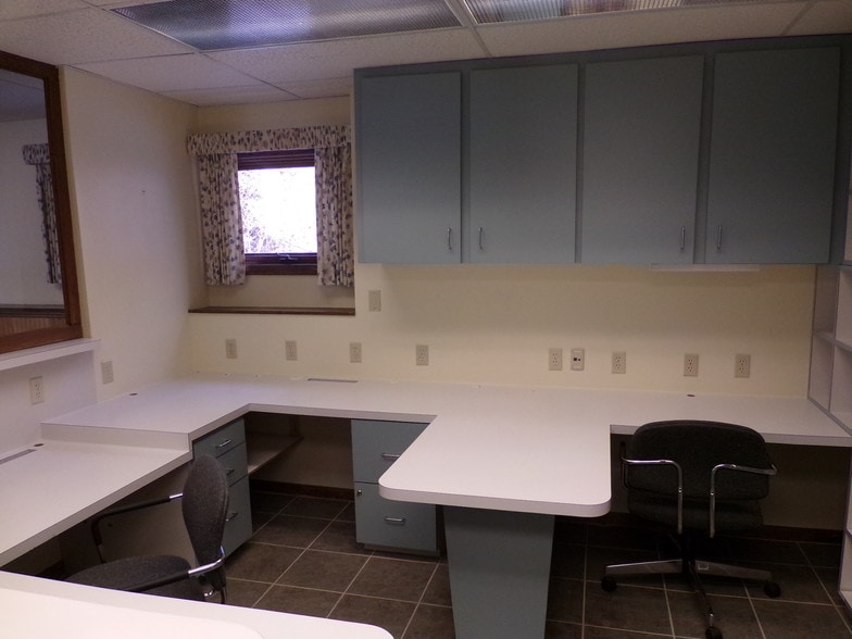 More Photos Of 401 Gilford Ave, Gilford Office For Lease