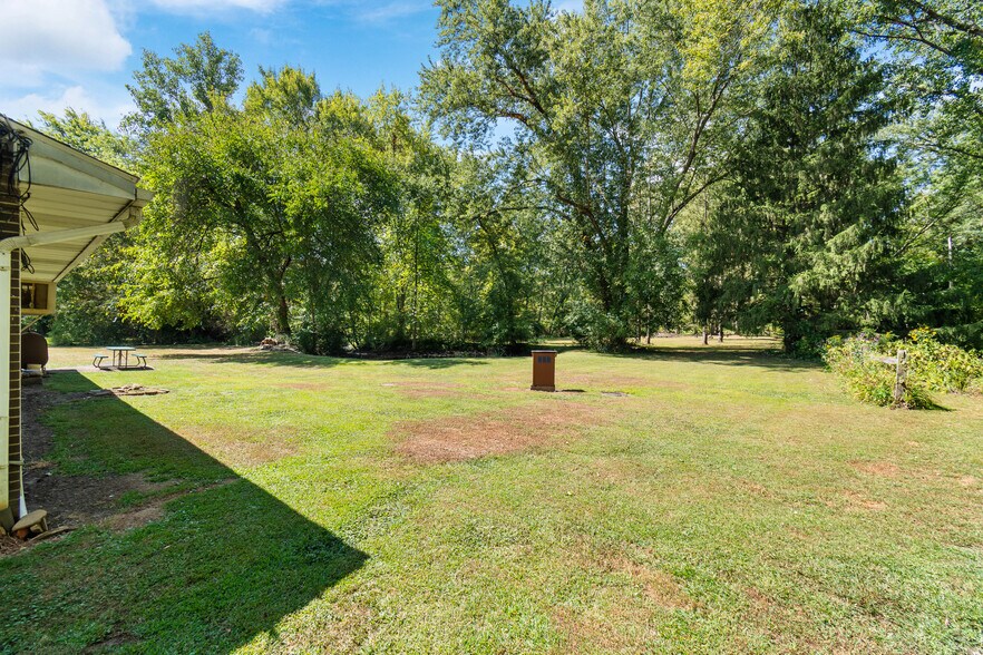 More Photos Of 7000 Manchester Rd, Canal Fulton Office For Sale