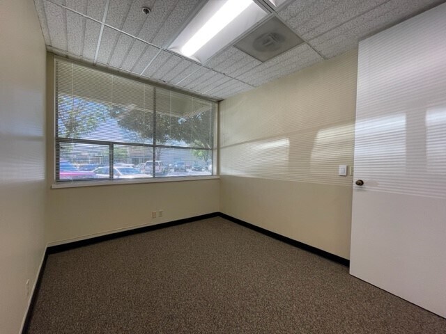More Photos Of 190 S Orchard Ave, Vacaville Office For Lease
