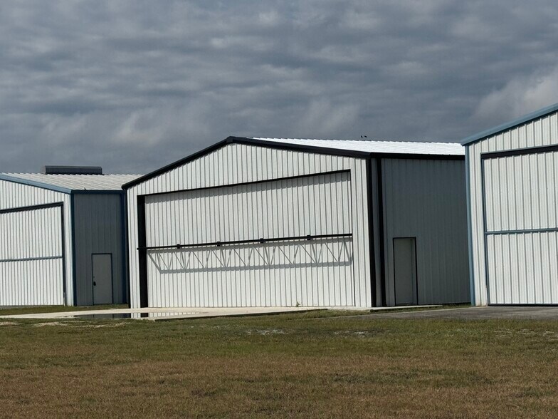 More Photos Of 463 Texas Heritage Dr, La Vernia Airplane Hangar For Sale