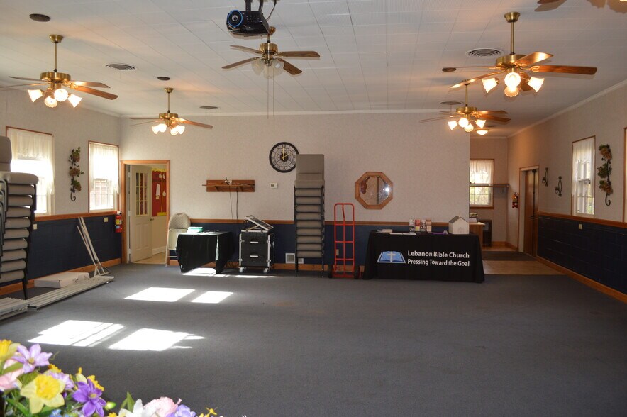 More Photos Of 857 Goshen Hill Rd, Lebanon Flex For Sale