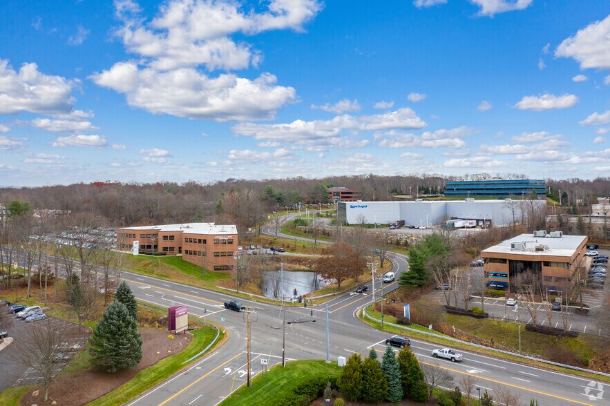 More Photos Of 15 Corporate Dr, Trumbull Medical For Lease