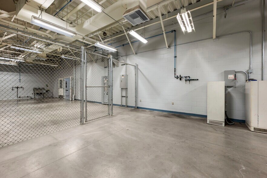 More Photos Of 801 N 2nd St, Berthoud Distribution For Lease