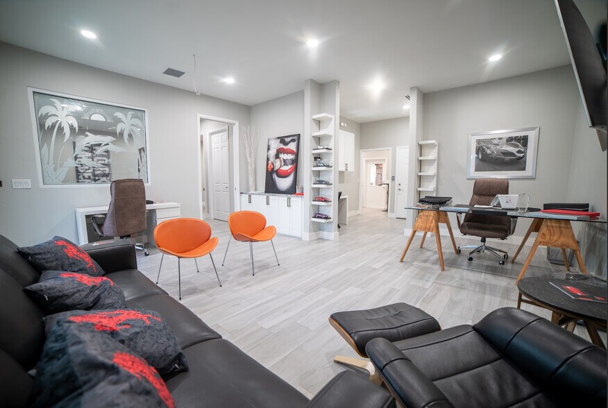 More Photos Of 11860-11878 Wiles Rd, Coral Springs Showroom For Sale