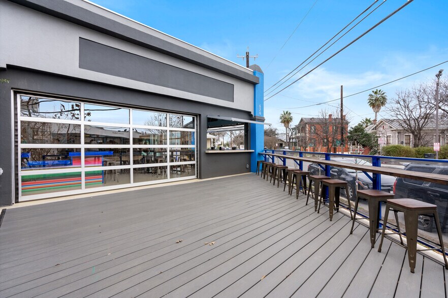 More Photos Of 620 S Presa St, San Antonio Restaurant For Lease
