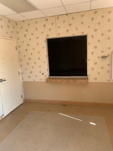 More Photos Of 112 W Main St, Homer Self Storage For Lease