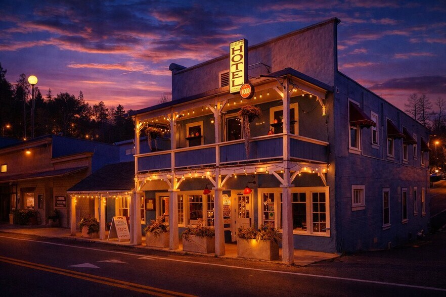 More Photos Of 18736 Main St, Groveland Hotel For Sale